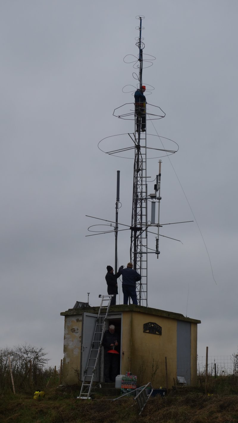 oz7igy_cabin_antennas